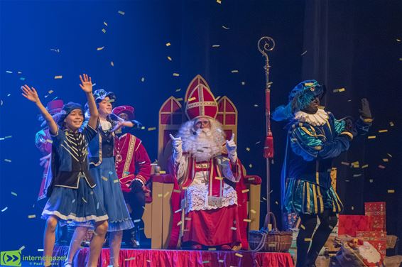 Twee volle zalen voor de Sinterklaas-show - Pelt
