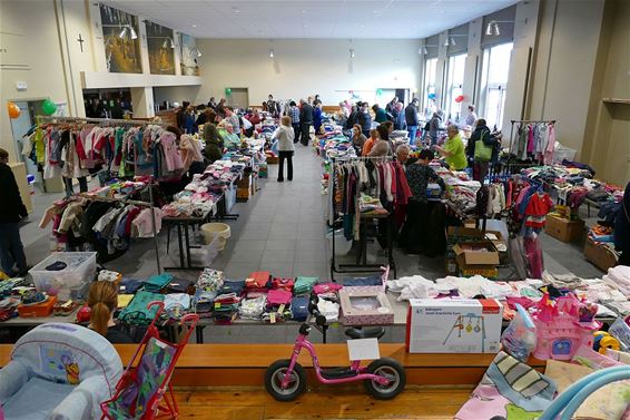 Tweedehandsbeurs van de Gezinsbond - Neerpelt