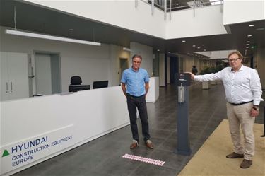UC Belgium schenkt desinfectiezuilen - Beringen
