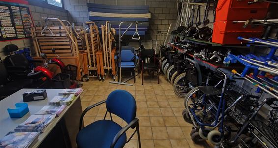 Lommel - Uitleendienst Rode Kruis Lommel