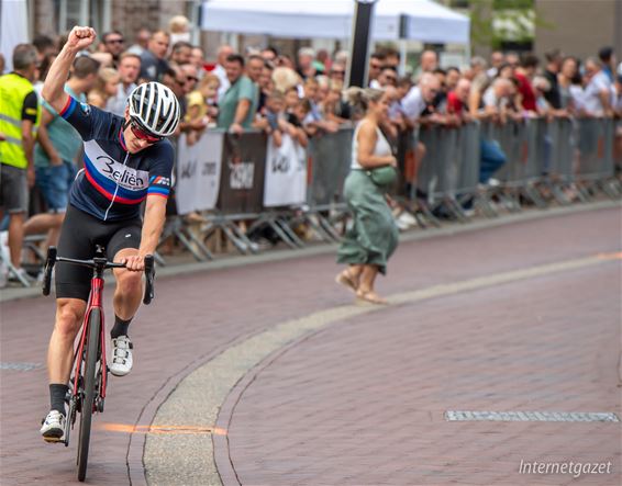 Vader en zoon op het podium... - Pelt