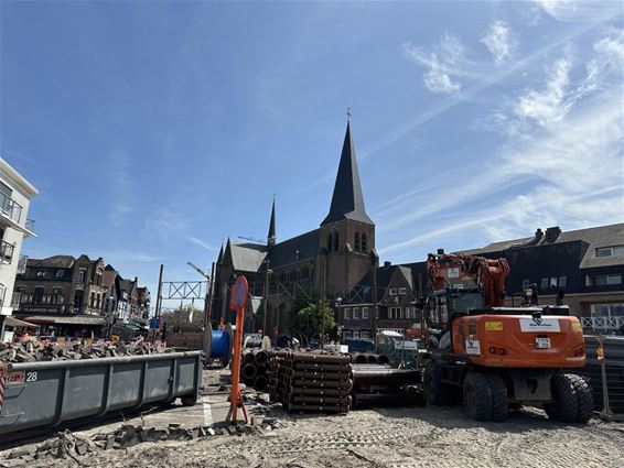 Vandaag gezien op het Marktplein (1) - Pelt