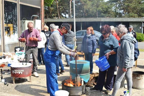 Vandaag werd er raku gestookt - Lommel