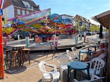 Vechten om een plaatsje op de kermis - Beringen