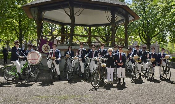 Veel bekijks voor de velofanfare Neanias - Beringen