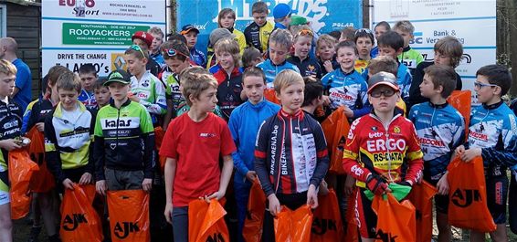 Veel belangstelling voor Mortelkenscross - Peer