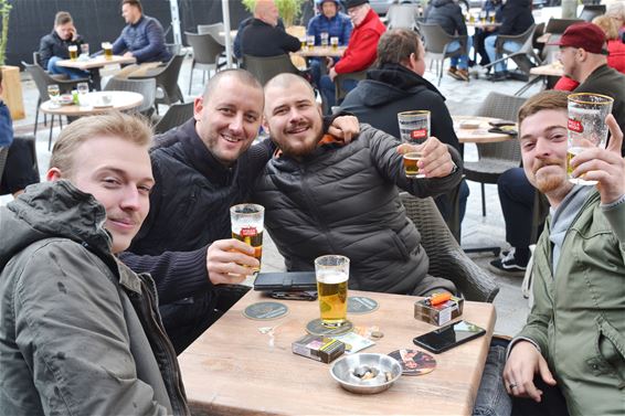 Véél enthousiasme op de terrassen - Lommel