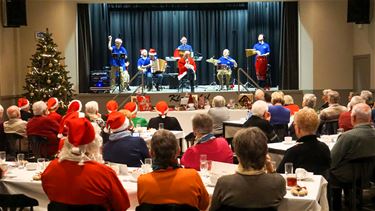Veel sfeer op kerstfeest Samana Kattenbos - Lommel
