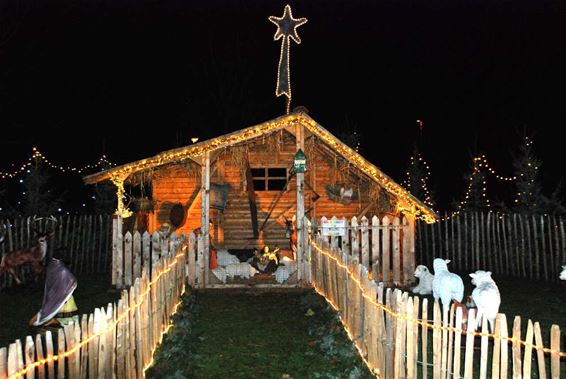 Veel volk in kerstvieringen - Overpelt