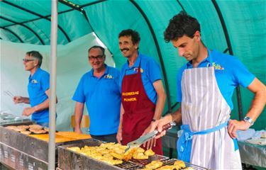 Veel volk op barbecue KWB Koersel - Beringen