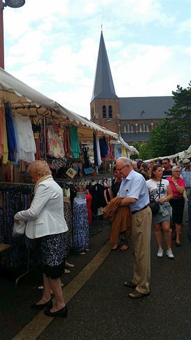 Veel volk op de jaarmarkt - Neerpelt