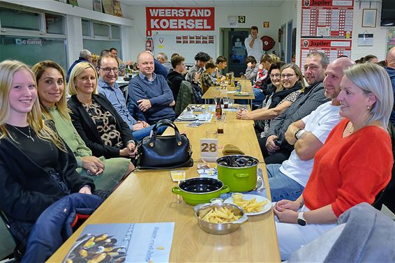 Veel volk op eetdag Weerstand Koersel - Beringen