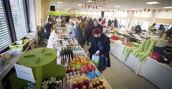 Veel volk op Geschenkenbeurs Oxfam Wereldwinkel - Lommel