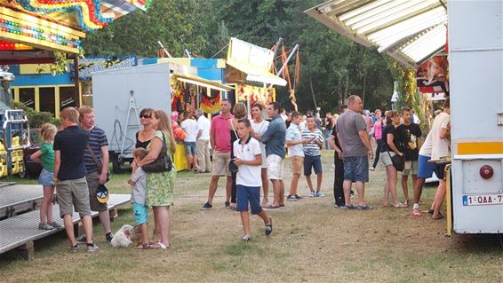 Veel volk op Kattenbos kermis - Lommel