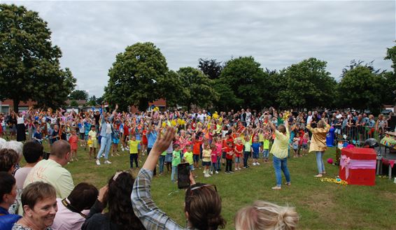 Veel volk op schoolfeest Clementiaanschool - Pelt