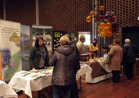 Veel volk op toeristische infobeurs - Peer