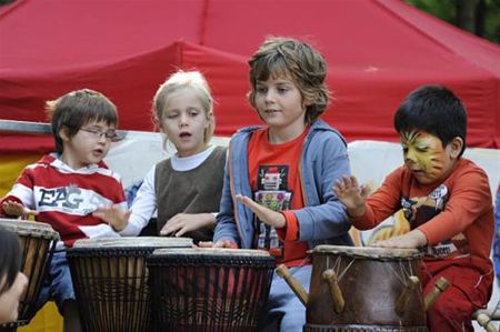 Veel volk op Wereldfeest - Neerpelt
