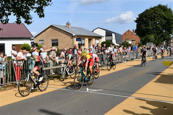 Veel volk voor 1ste Grote Prijs BVE Paal - Beringen