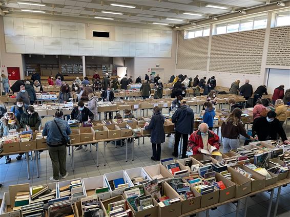 Veel volk voor afgeschreven boeken - Beringen