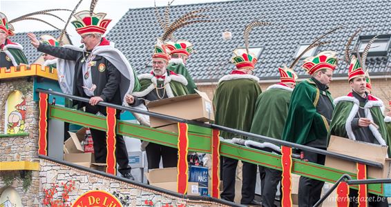 Veel volk voor carnaval in Lille - Neerpelt