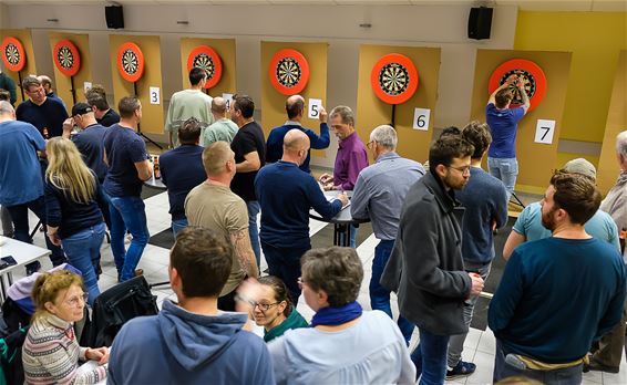 Veel volk voor dartstoernooi KWB Koersel - Beringen