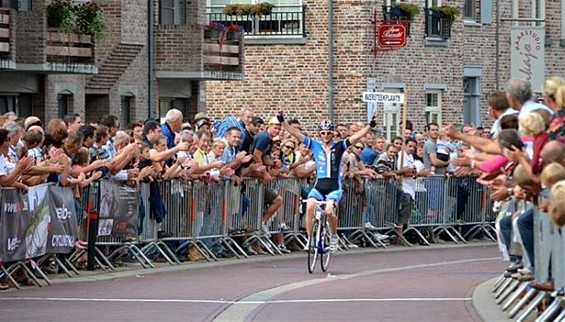 Veel volk voor de koersen - Neerpelt