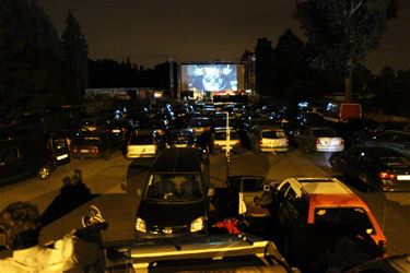 Veel volk voor drive-in movies - Beringen