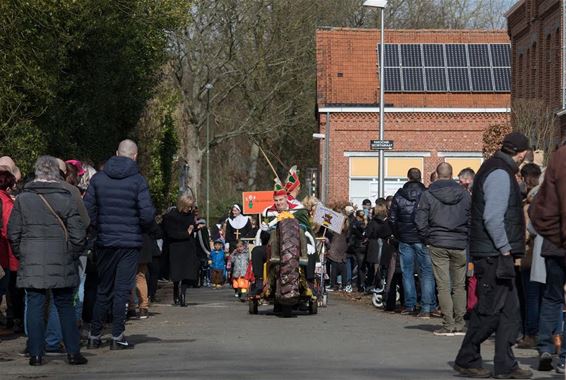 Veel volk voor kinderoptocht in SHLille - Neerpelt