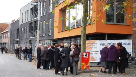 Veel volk voor nieuwe serviceflats - Overpelt