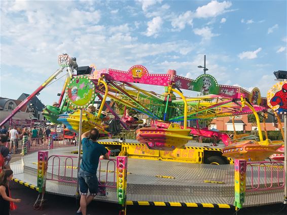 Veel volk voor Paal kermis - Beringen