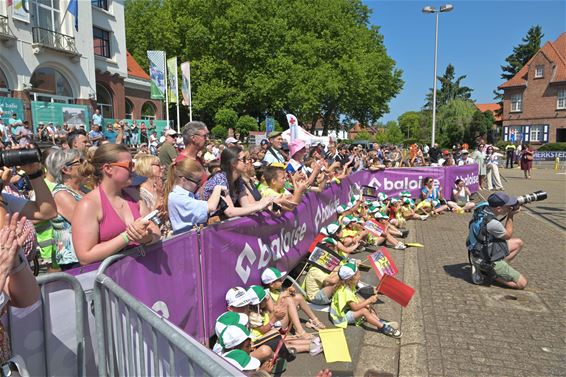 Veel volk voor start Baloise Belgium Tour - Beringen