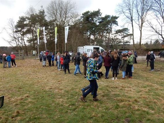 Vele handen maken het werk licht - Overpelt