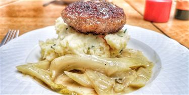 Venkel met bieslookpuree en platte hamburger - Beringen & Leopoldsburg