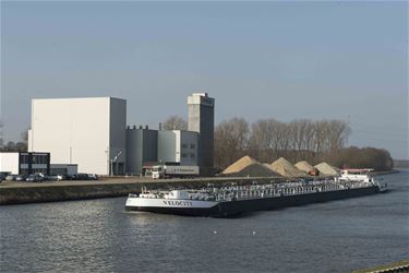 Verhoging bruggen Beringen laat op zich wachten - Beringen