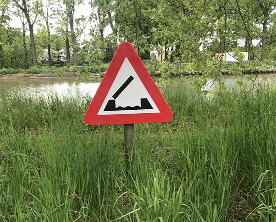 Verkeersbord vergeten - Pelt