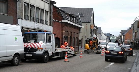 Verkeershinder in de Heerstraat - Neerpelt