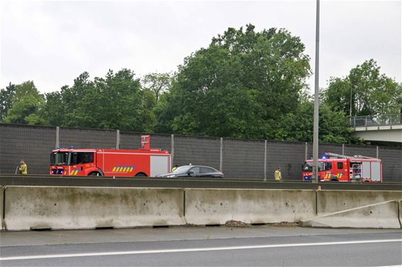 Verkeershinder na brandende bestelwagen - Beringen