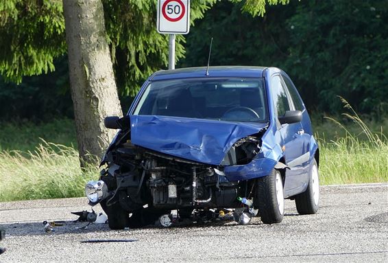 Verkeersongeval aan kruispunt Tussenstraat - Neerpelt