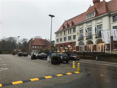 Verkeersremmer aan Casino Beringen - Beringen