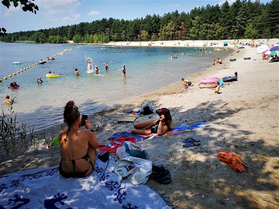 Warmste plekje van Vlaanderen: verkoeling zoeken - Lommel