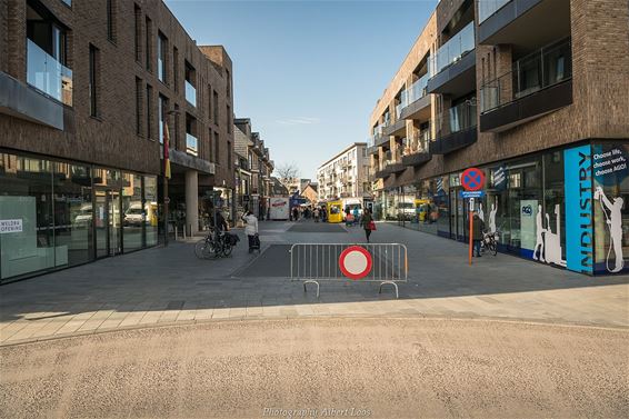 Verlaten centrum tijdens de markt - Pelt