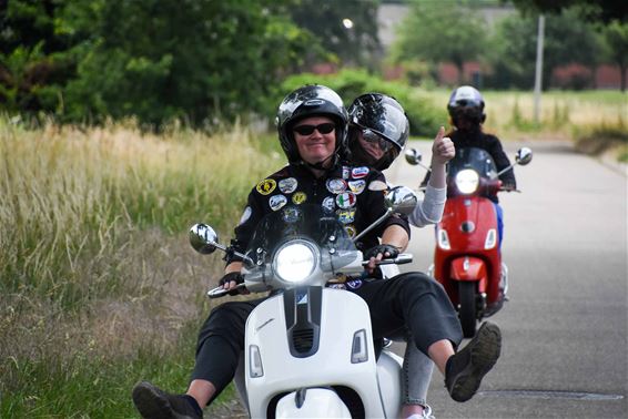 Vespa Club Beringen viert feest - Beringen