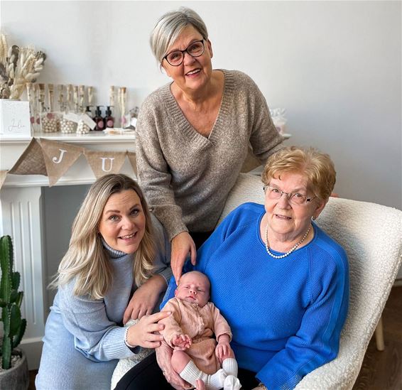 Vier generaties, met dank aan Julie - Hamont-Achel