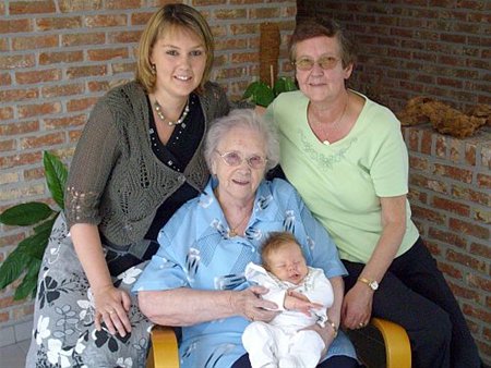 Vier generaties, van Jinthe tot Gertruda... - Hamont-Achel & Pelt
