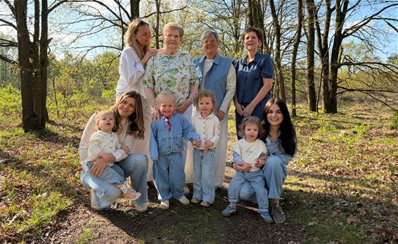 Vier keer vier generaties voor Catho Emmers (91) - Hamont-Achel