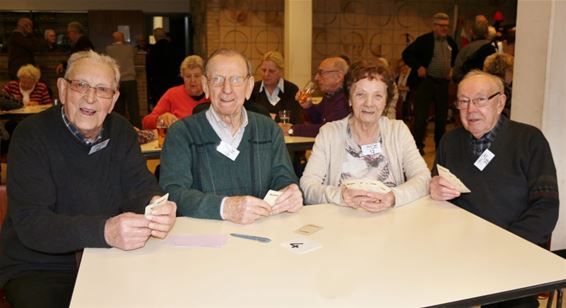 Vier kranige 90'ers kaarten samen bij Okra Koersel - Beringen