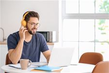 4 op 10 volwassenen volgen  een opleiding