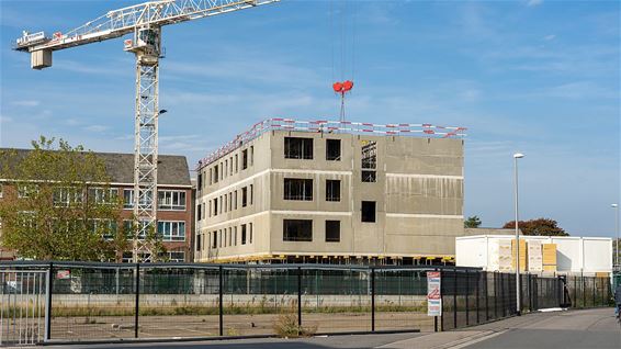 Vierde bouwlaag op nieuwbouw college - Pelt