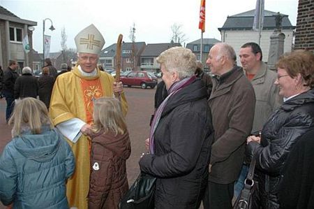 Viering '100 jaar kerk' in SHLille ingezet - Neerpelt