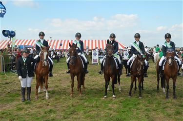 Viertal van ponyclub nationaal kampioen - Peer